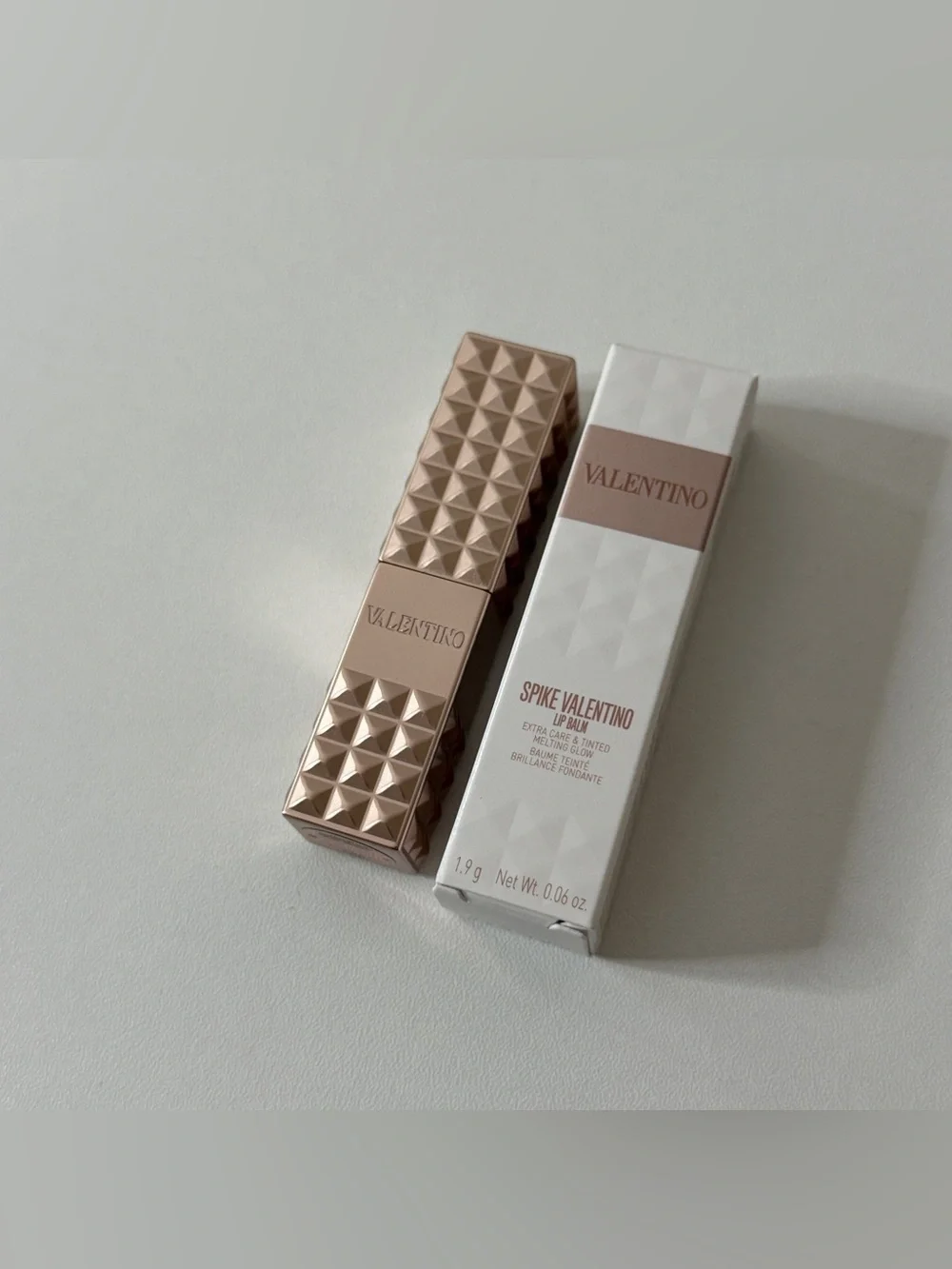 Valentino Spike Valentino Hydrating Disco Lip Balm (shade 302R extra pink)